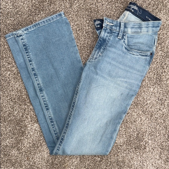Wrangler Classic Light Blue Jeans - Picture 1 of 3